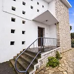 Lejlighed T3 Authentique Avec Terrasse Et Parking Prive *
