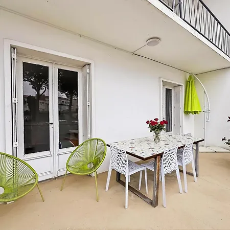 T3 Authentique Avec Terrasse Et Parking Prive Royan