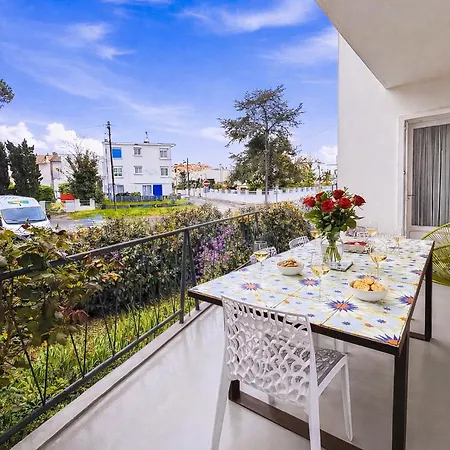 Apartmán T3 Authentique Avec Terrasse Et Parking Prive Royan