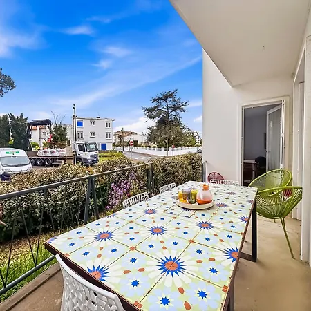 Apartmán T3 Authentique Avec Terrasse Et Parking Prive *